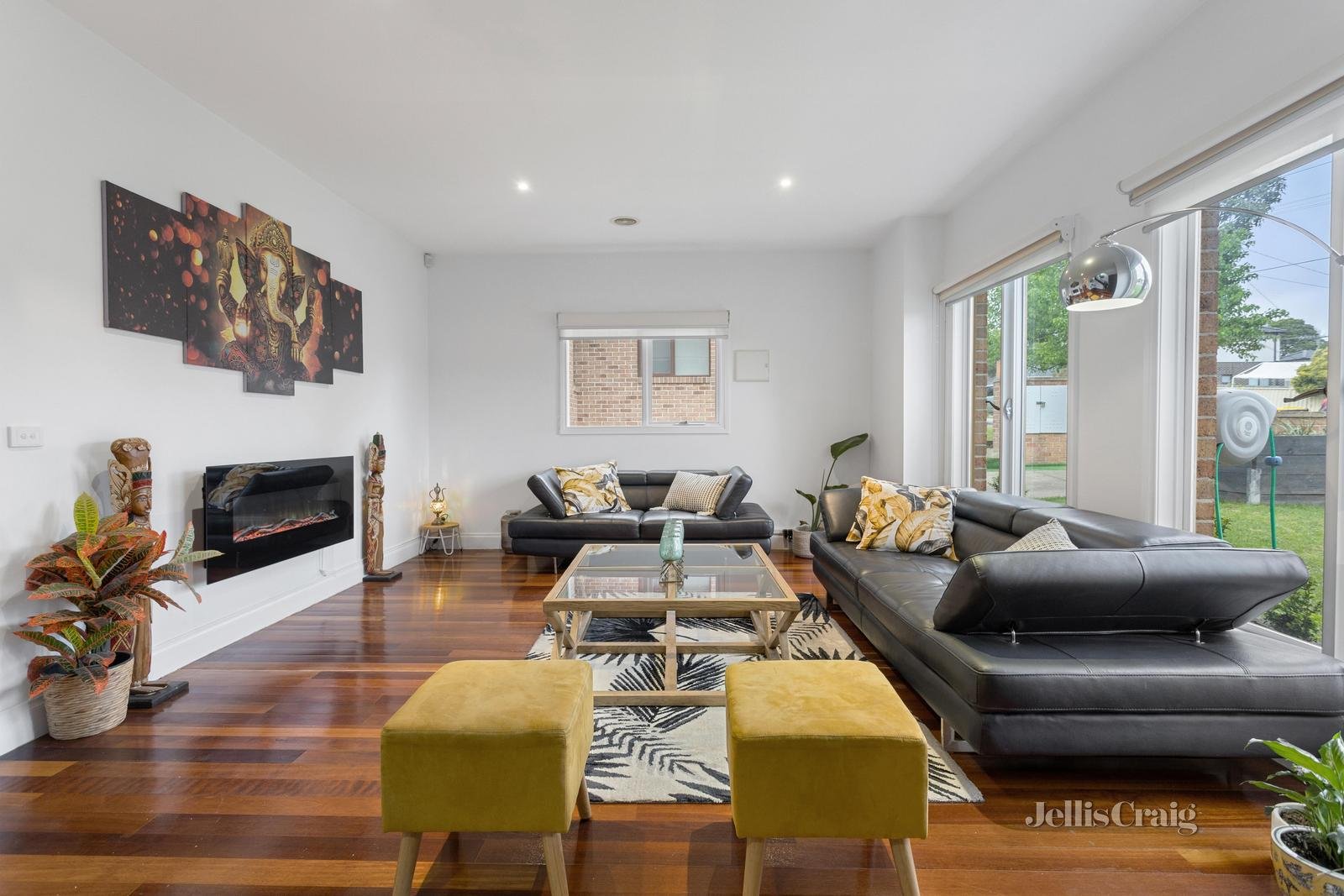 1/29-31 Thea Grove, Doncaster East image 2