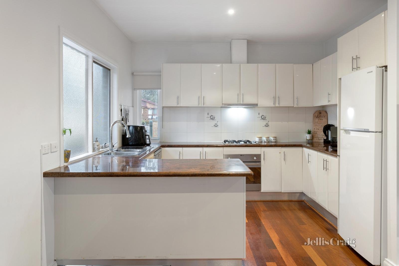 1/29-31 Thea Grove, Doncaster East image 4