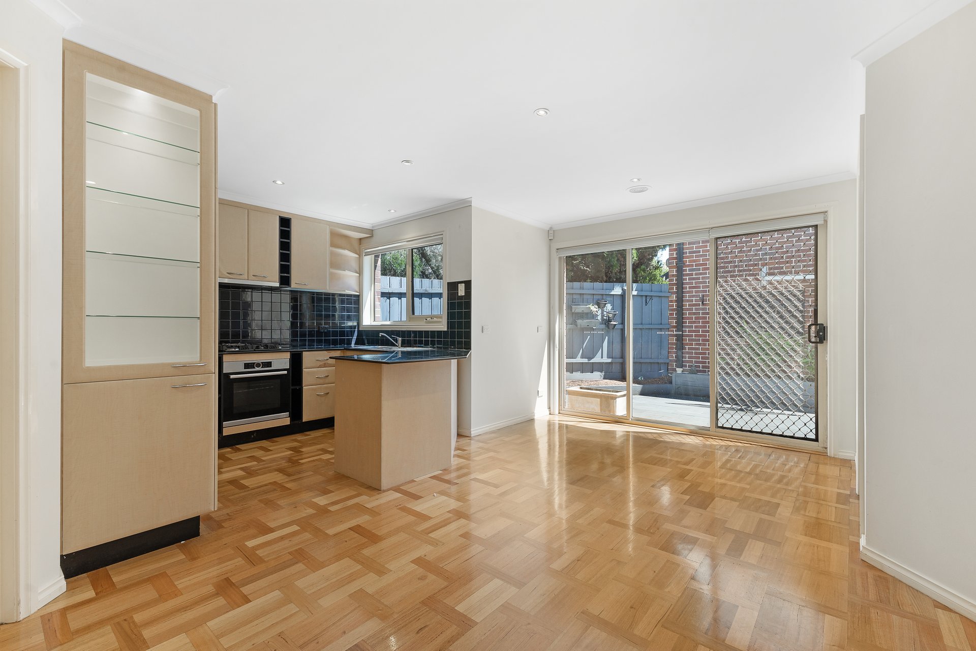 1/29 Adelaide Avenue, Mount Waverley image 3