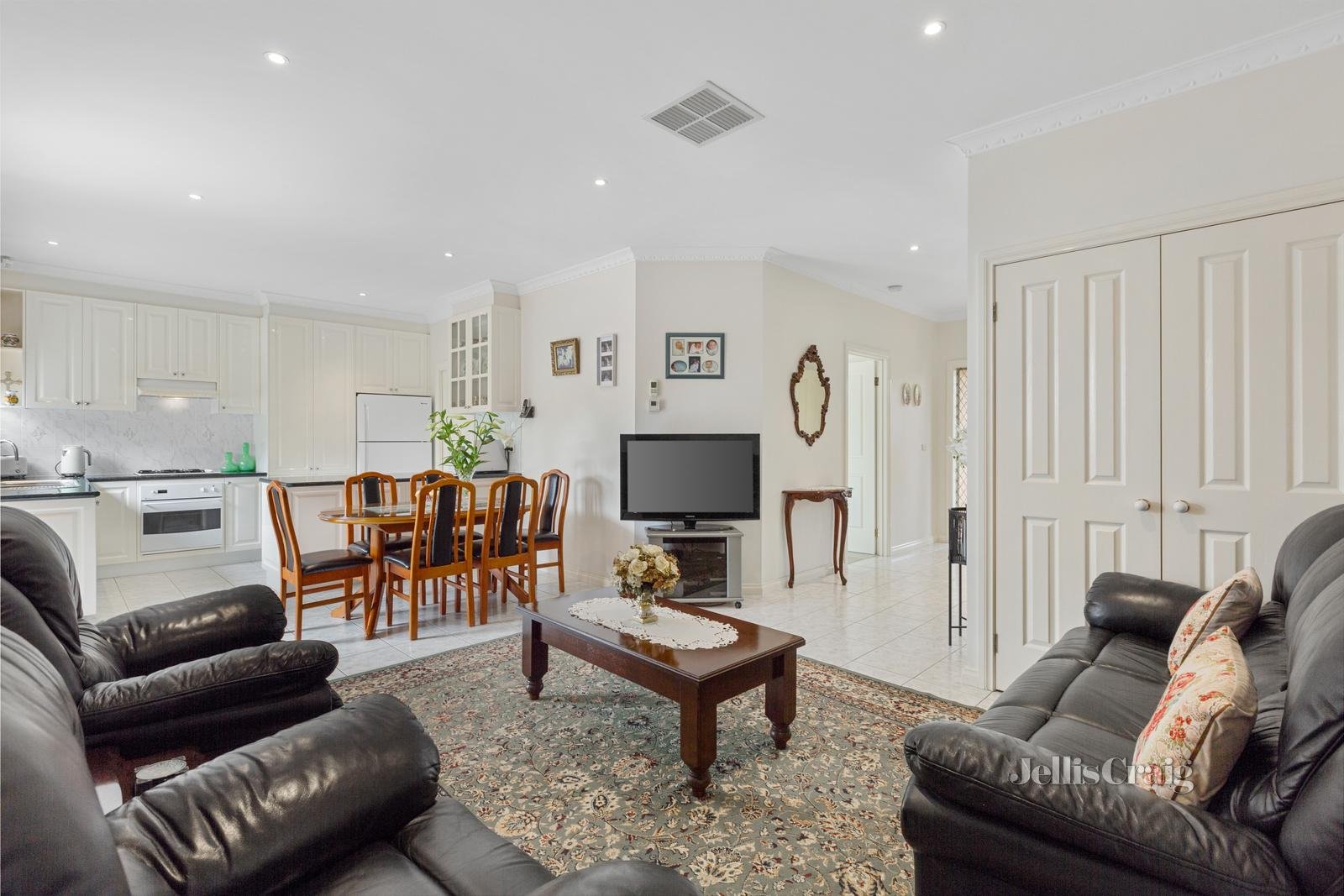 1/29 Cypress Avenue, Glen Waverley image 4