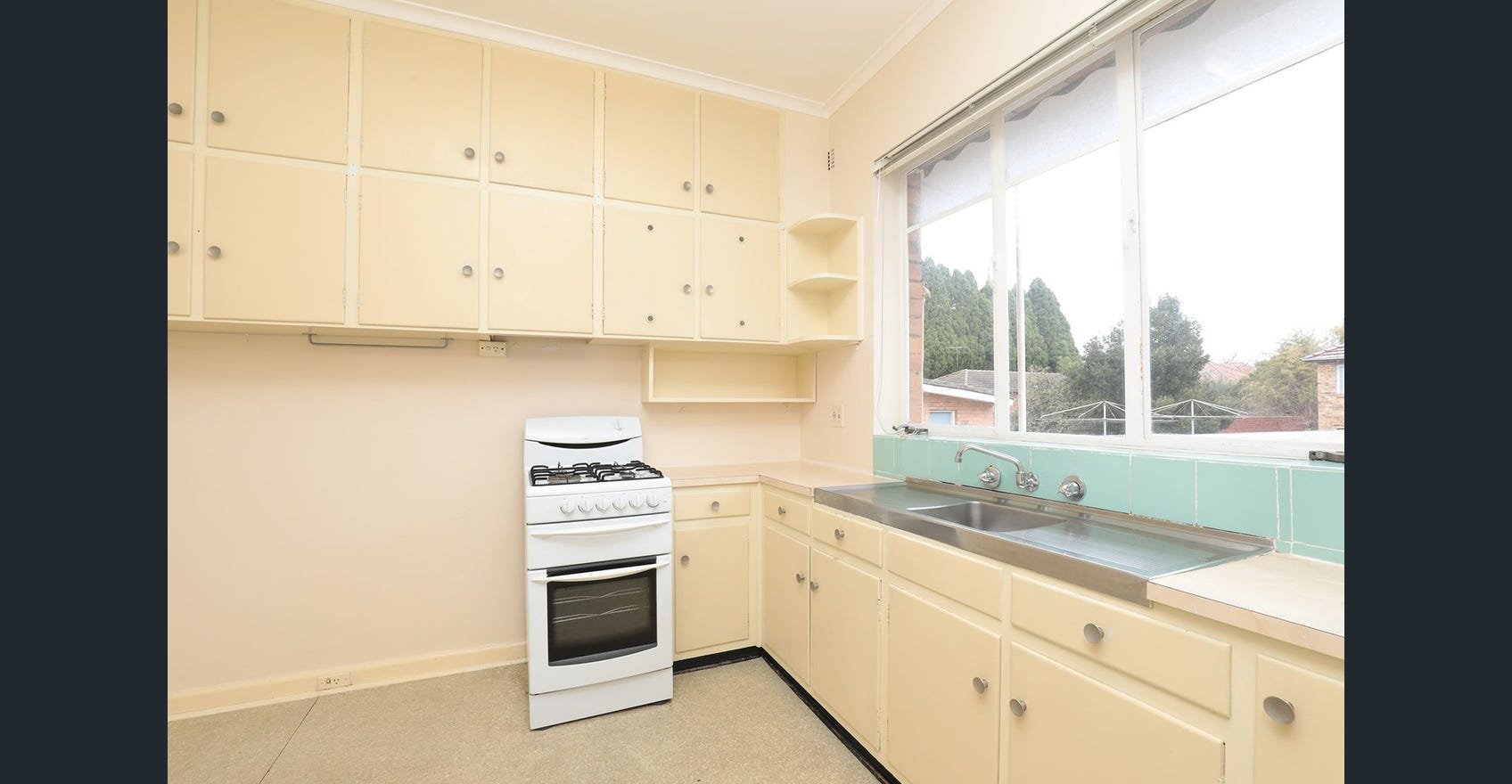 12/9 Dickens Street, Elwood image 5