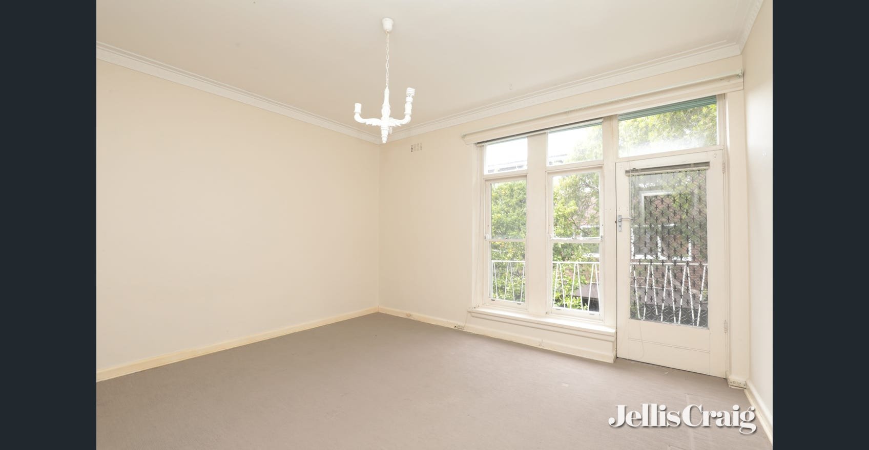 12/9 Dickens Street, Elwood image 3