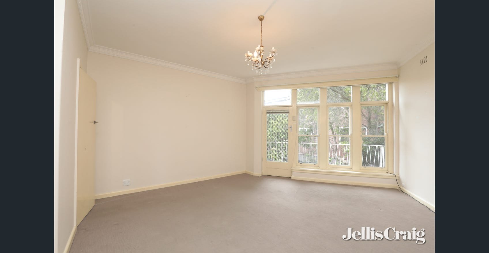 12/9 Dickens Street, Elwood image 2