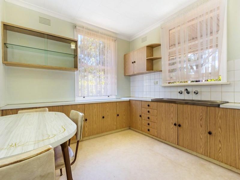 129 Dorking Road, Box Hill North image 4