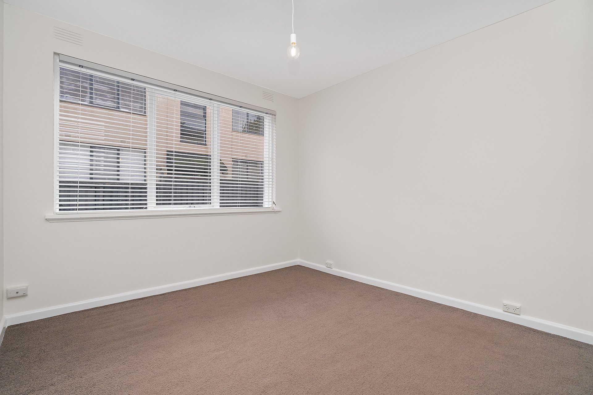 Property Gallery Thumbnail 3
