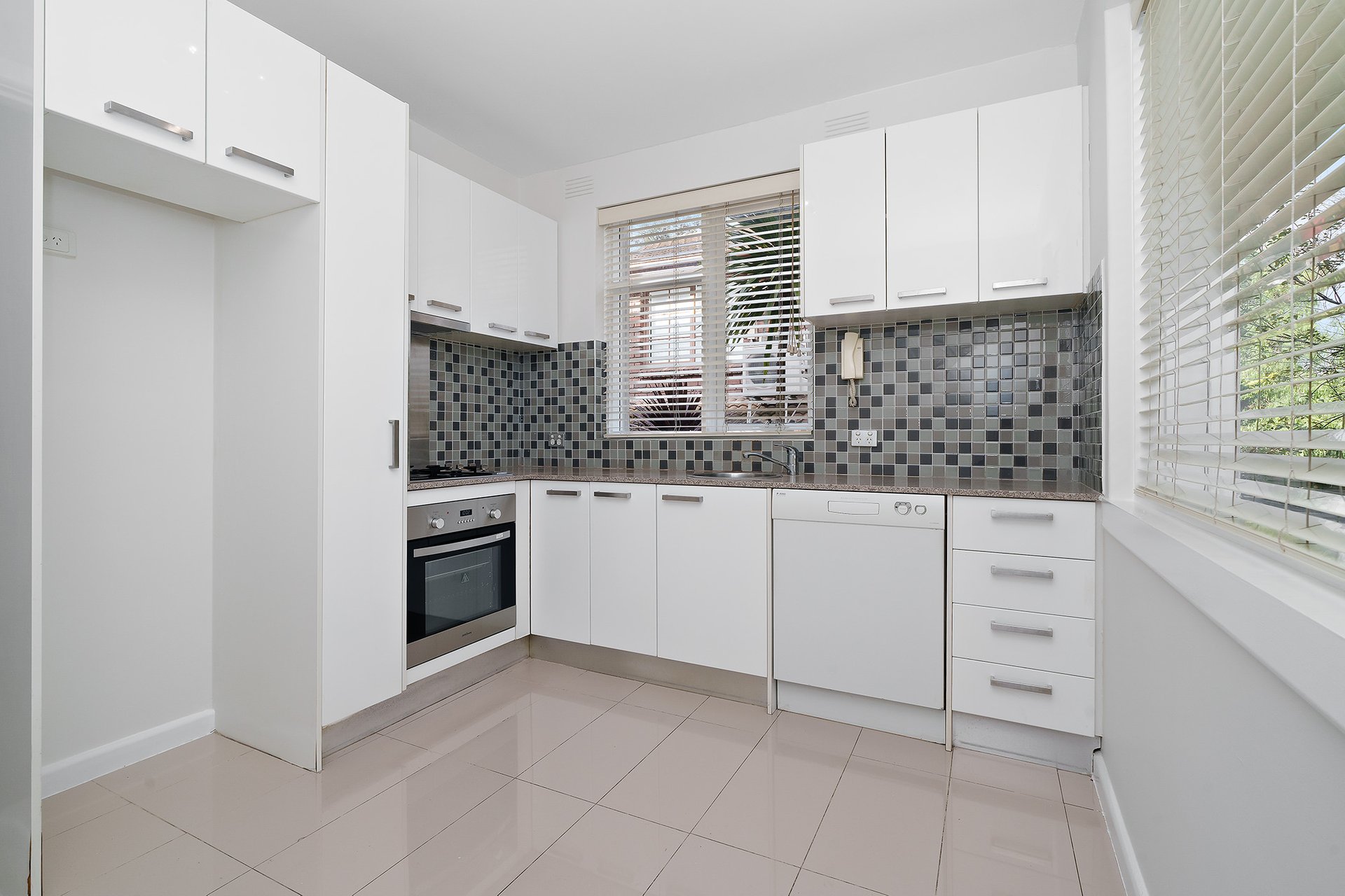 Property Gallery Thumbnail 2