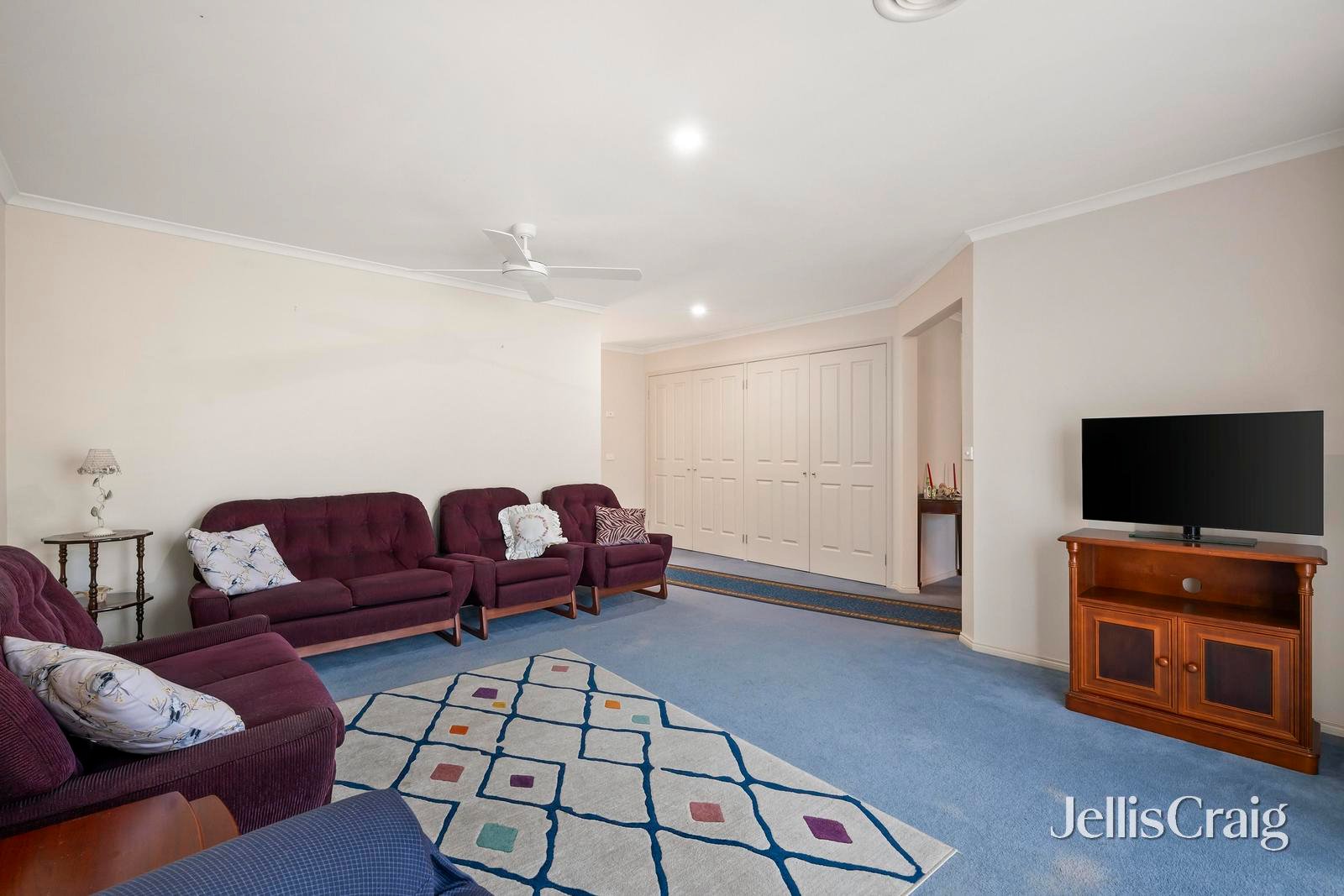 1/29 Highland Crescent, Mooroolbark image 2