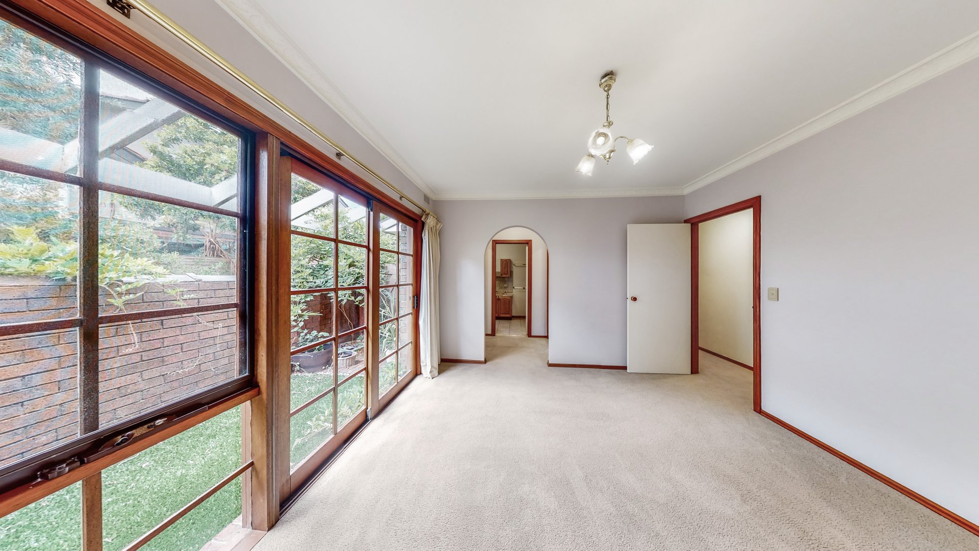 1/29 Kennealy Street, Surrey Hills image 5