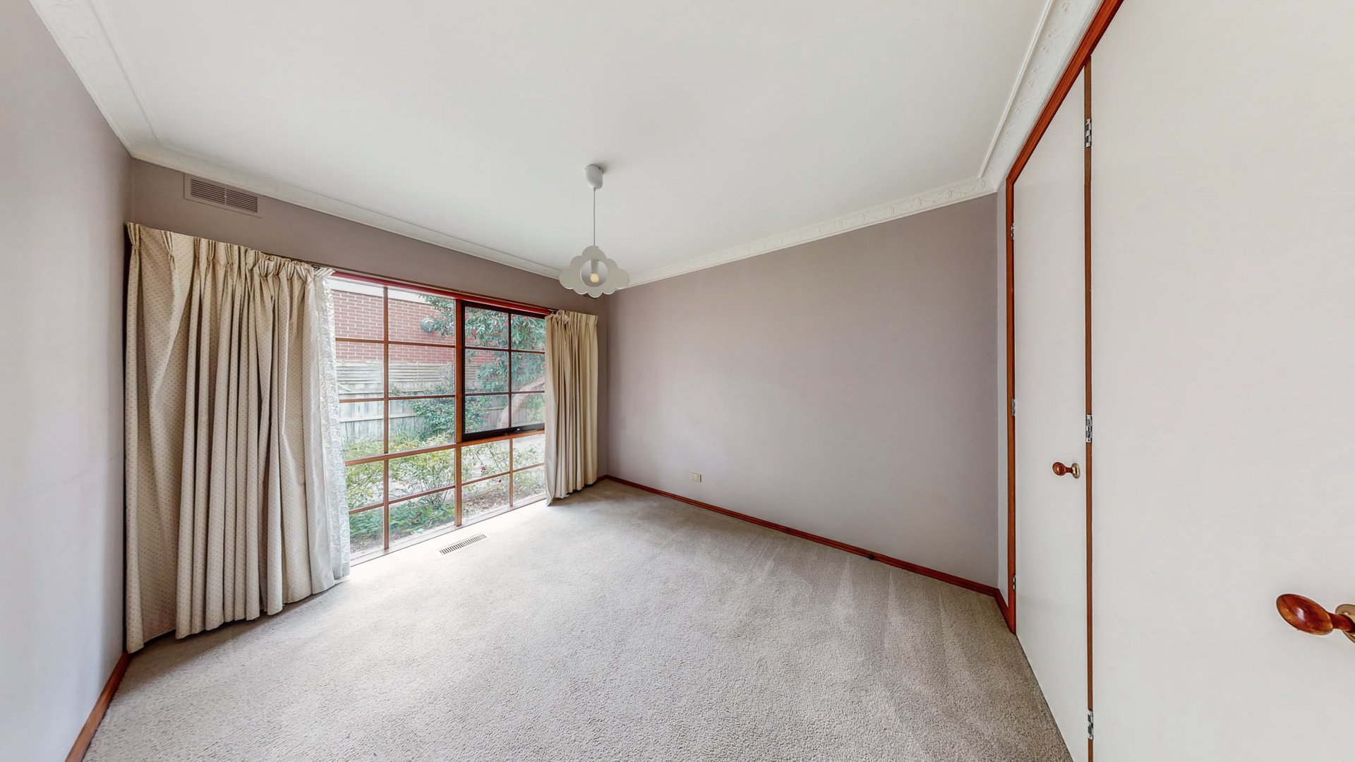 1/29 Kennealy Street, Surrey Hills image 8