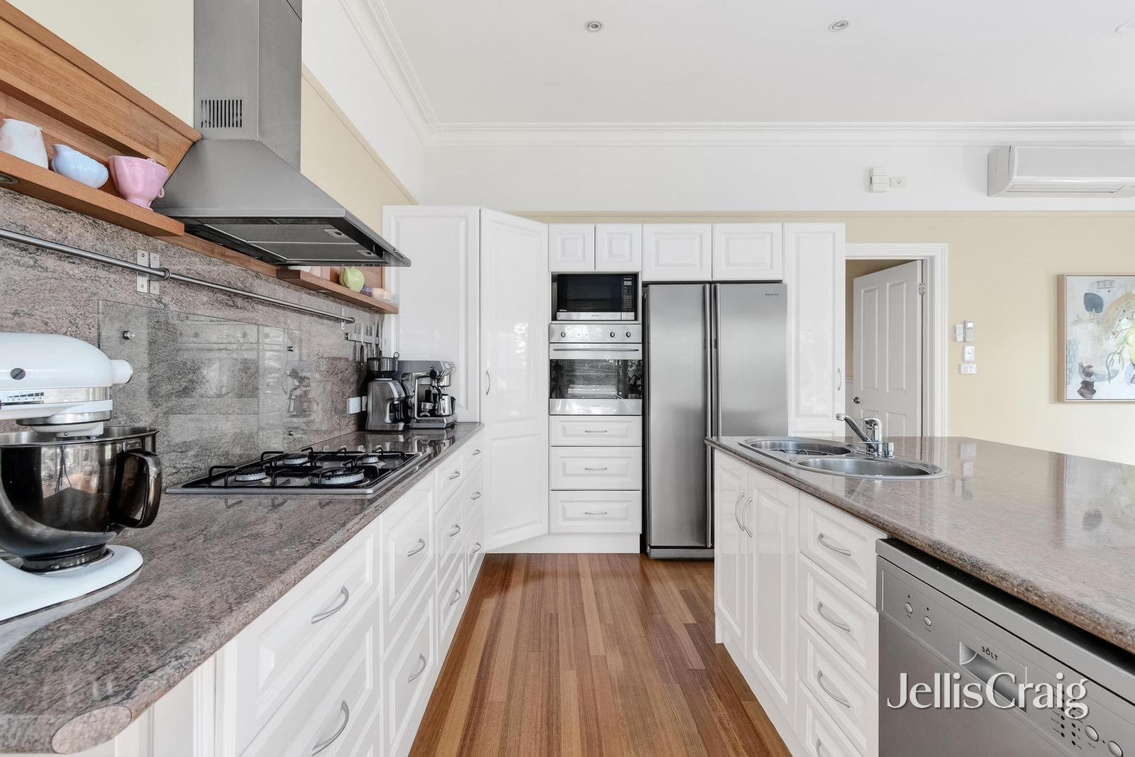 1/29 Walker Street, Rippleside image 4