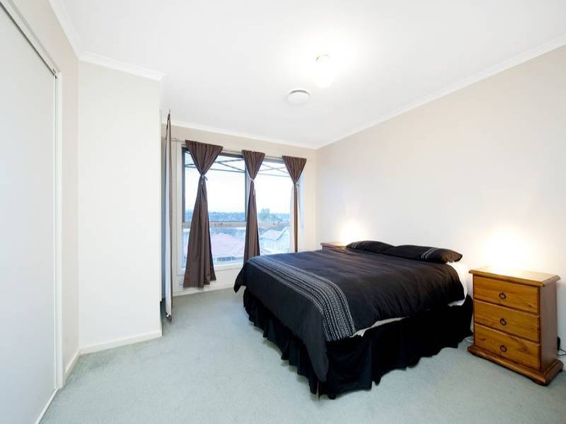 12/910 Canterbury Road, Box Hill South image 5