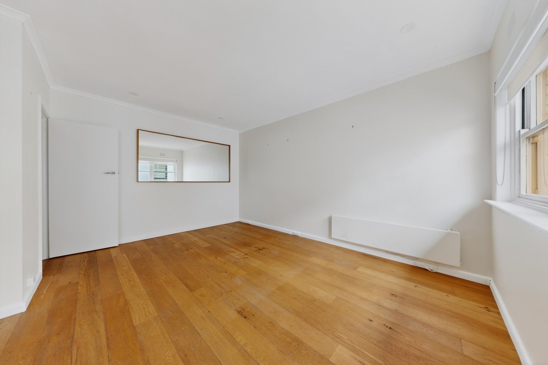 12/93 Ormond Road, Elwood image 3