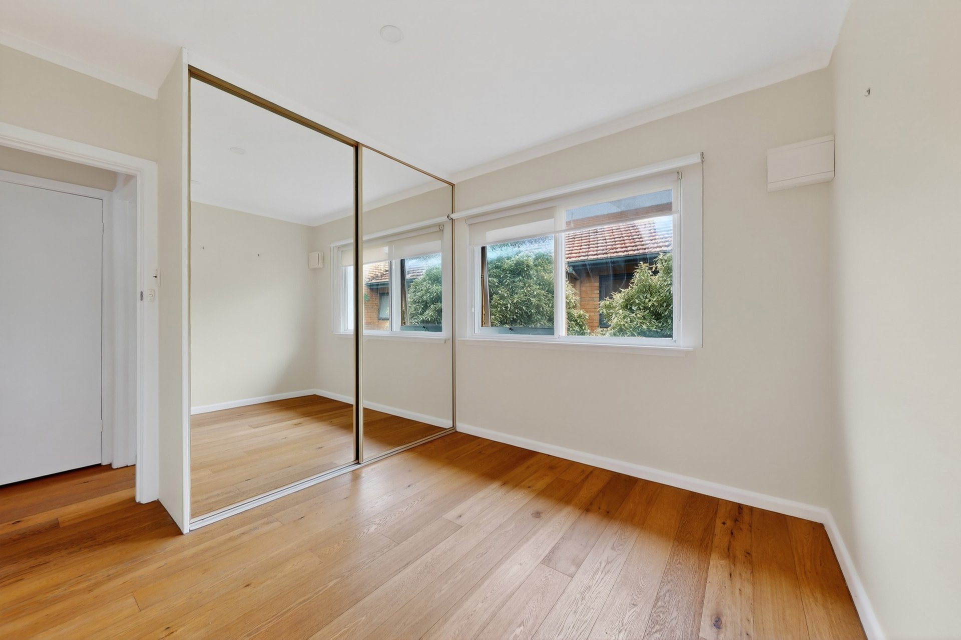 12/93 Ormond Road, Elwood image 6