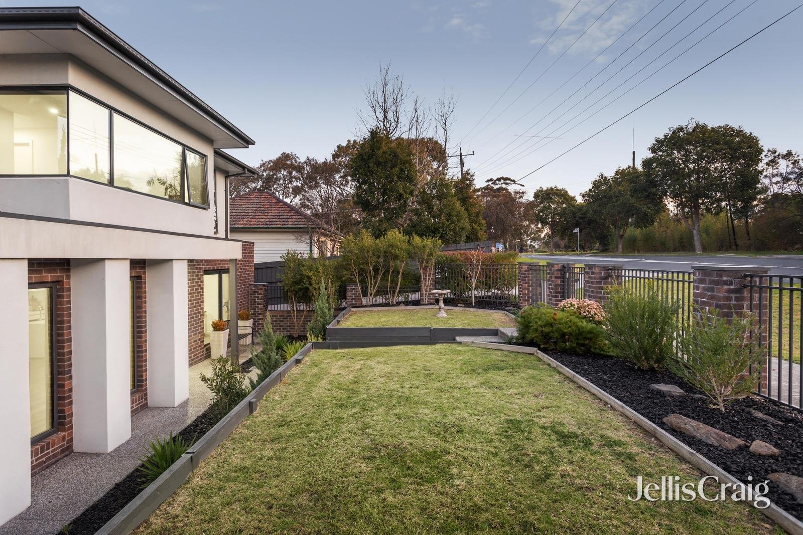 1/294 Waiora Road, Macleod image 2