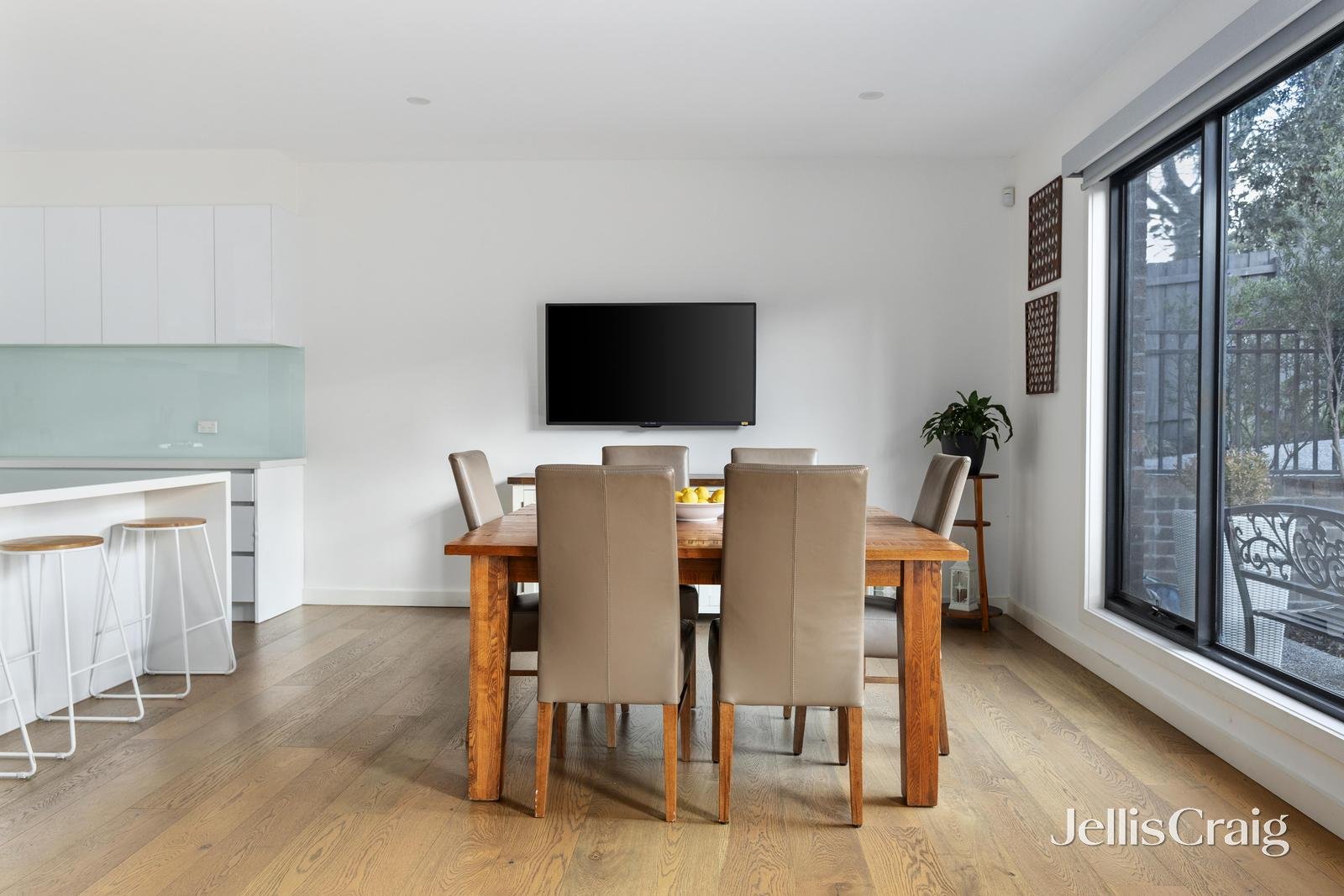 1/294 Waiora Road, Macleod image 3