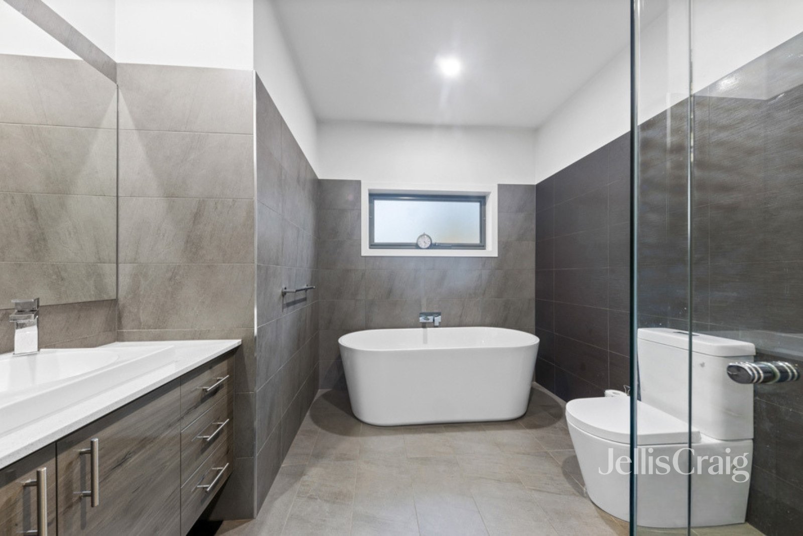 1/296 Waiora Road, Macleod image 7