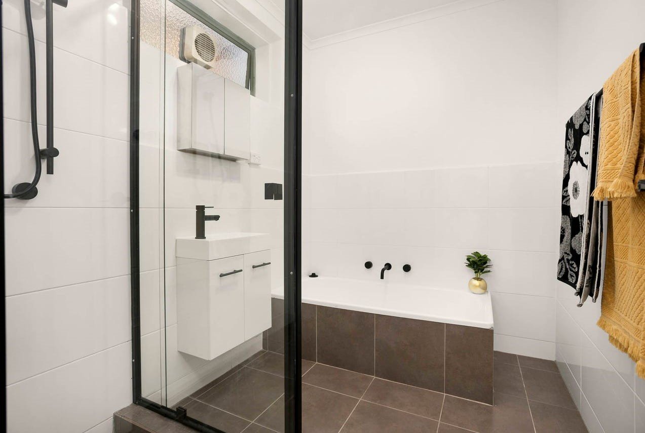 Property Gallery Thumbnail 8