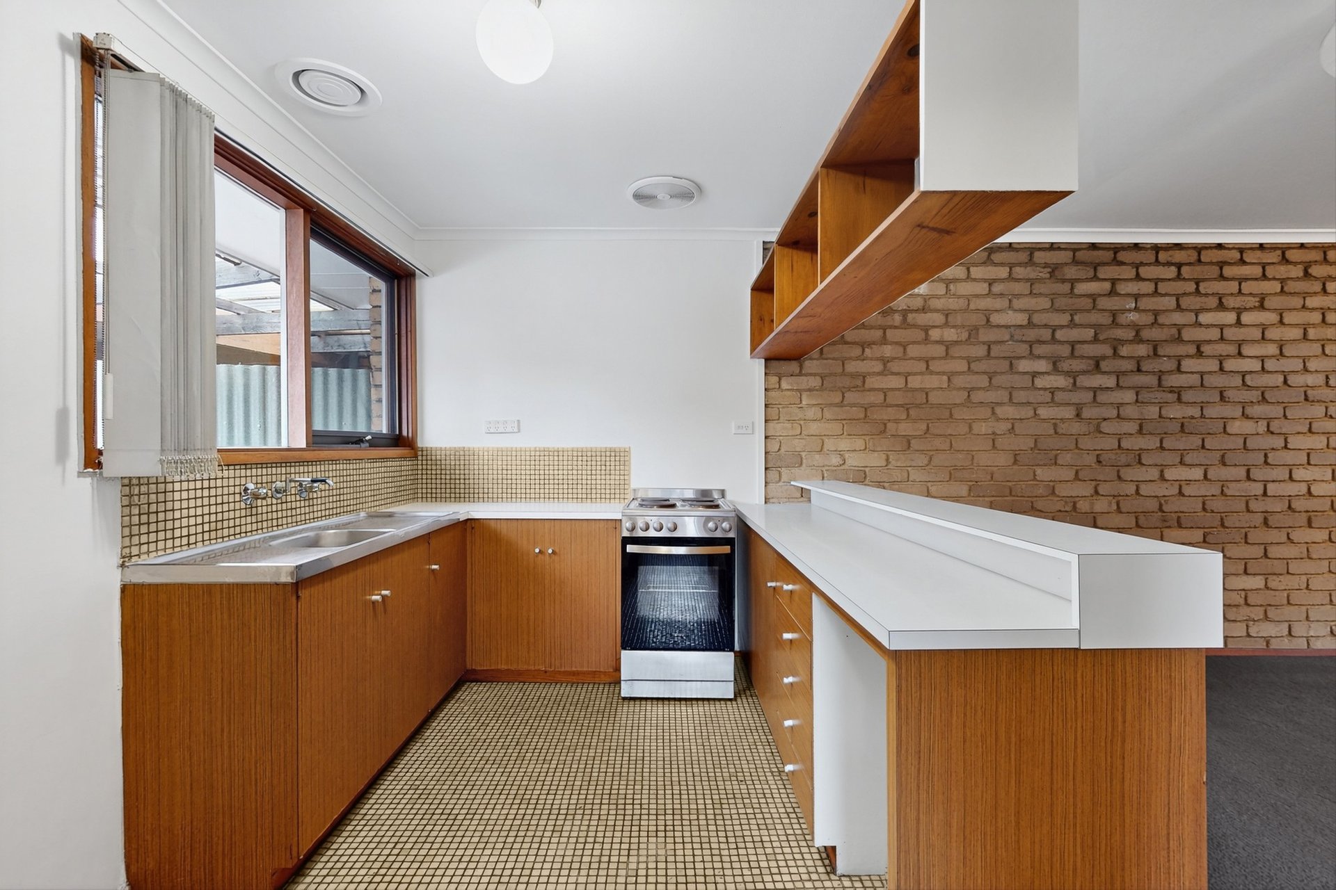 1/298 Parer Road, Airport West image 2