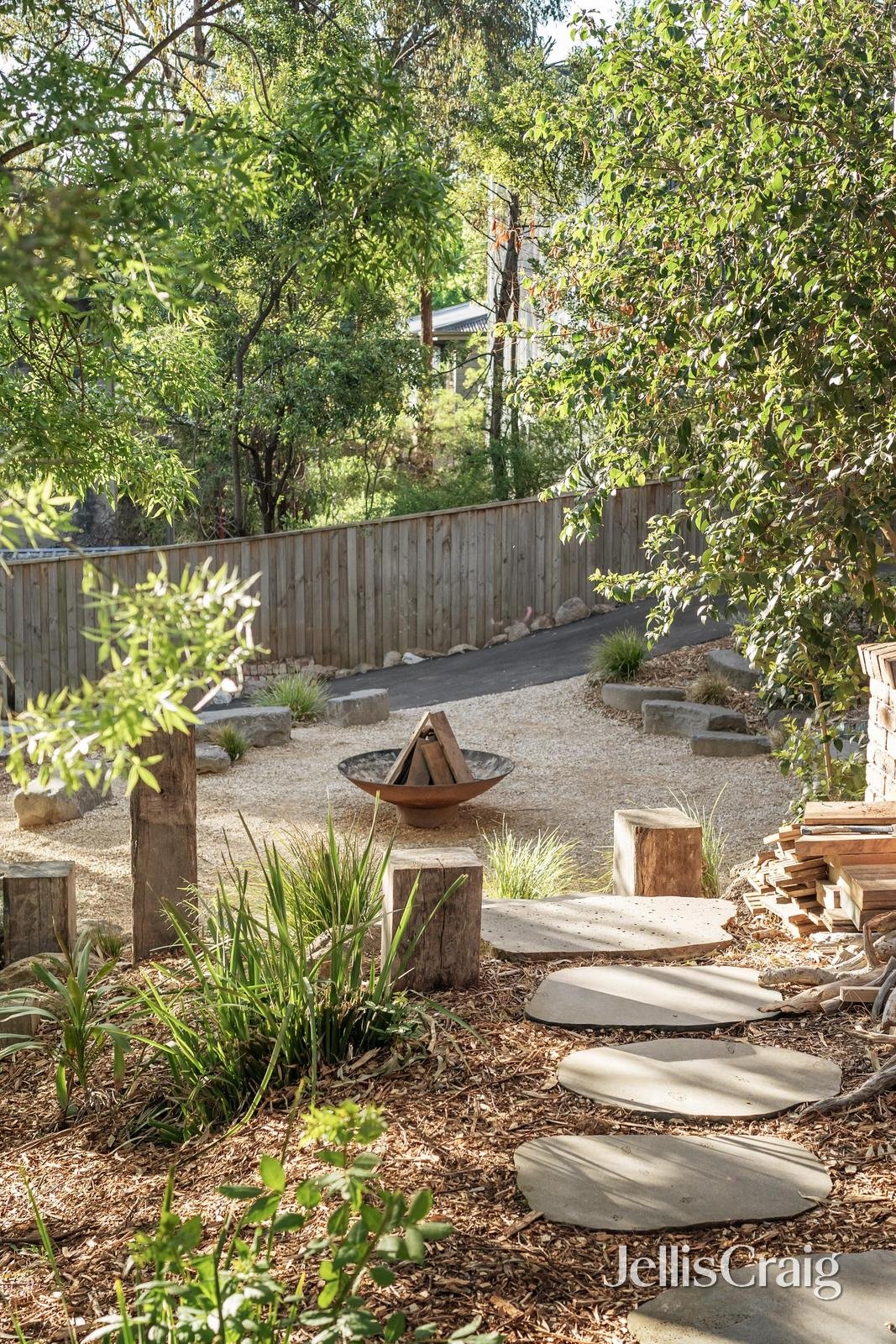 129A Thompson Crescent, Research image 26