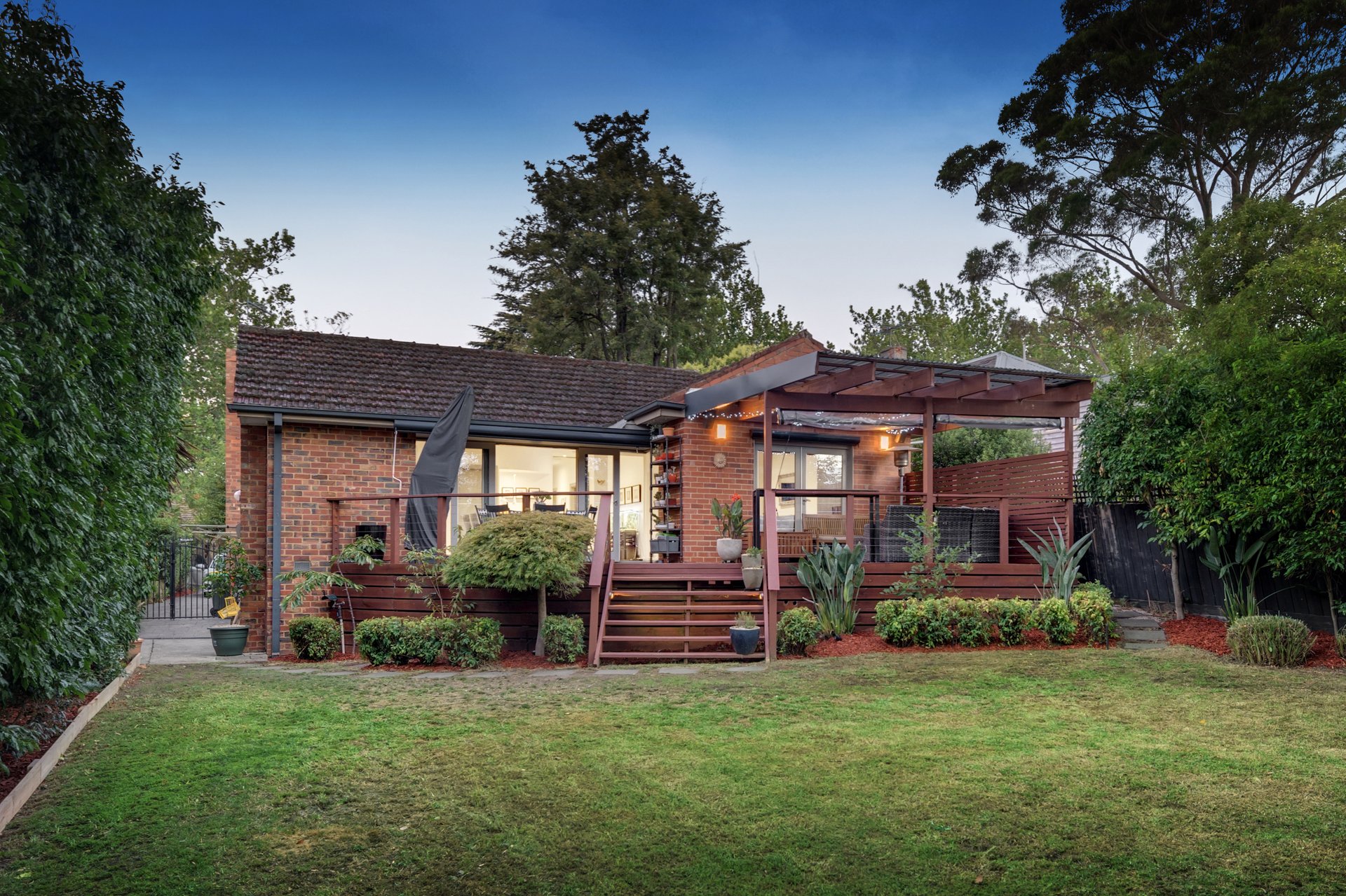 12A Durham Road, Surrey Hills image 15