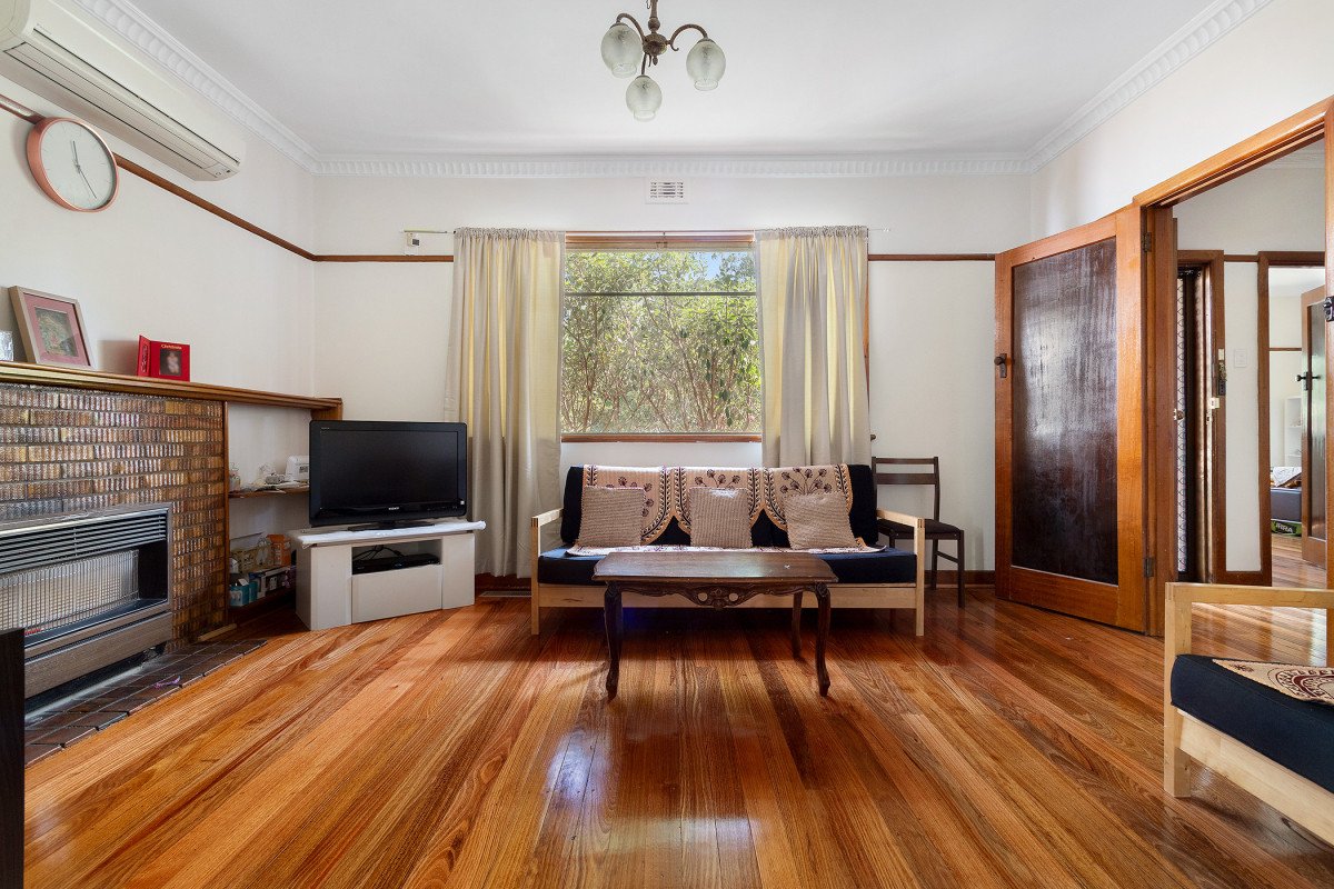 12A Merton Street, Box Hill image 3
