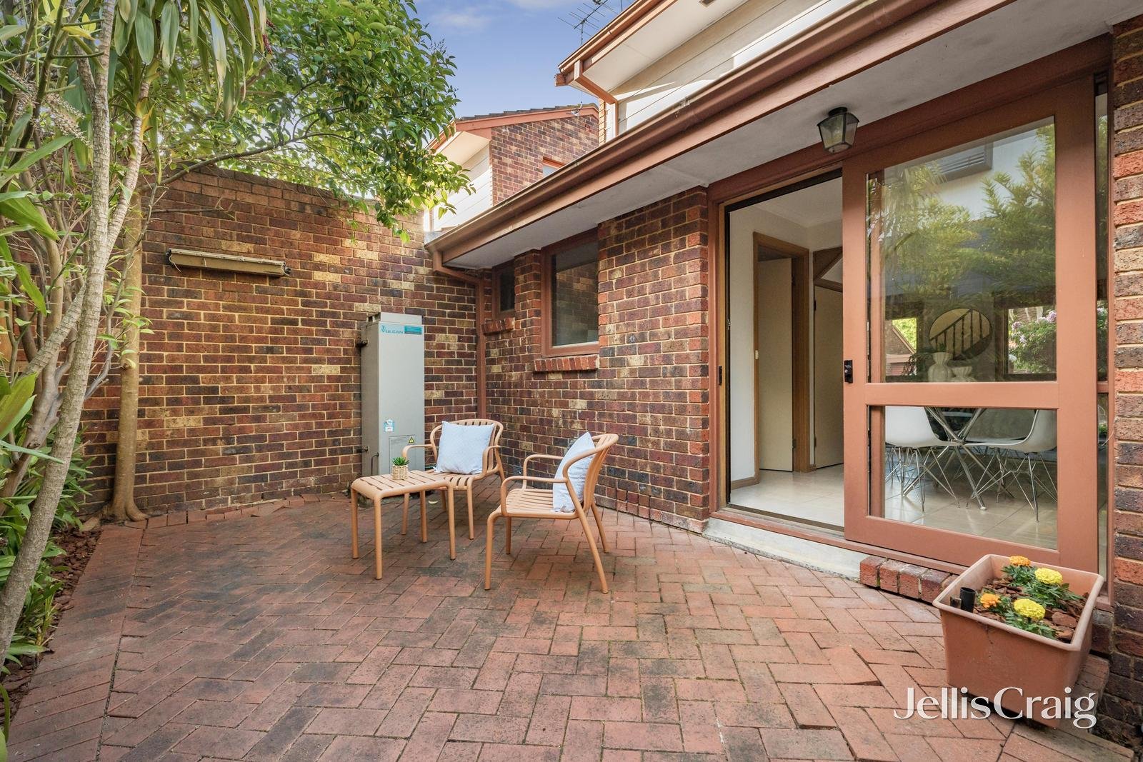 1/2A Merton Street, Box Hill image 8