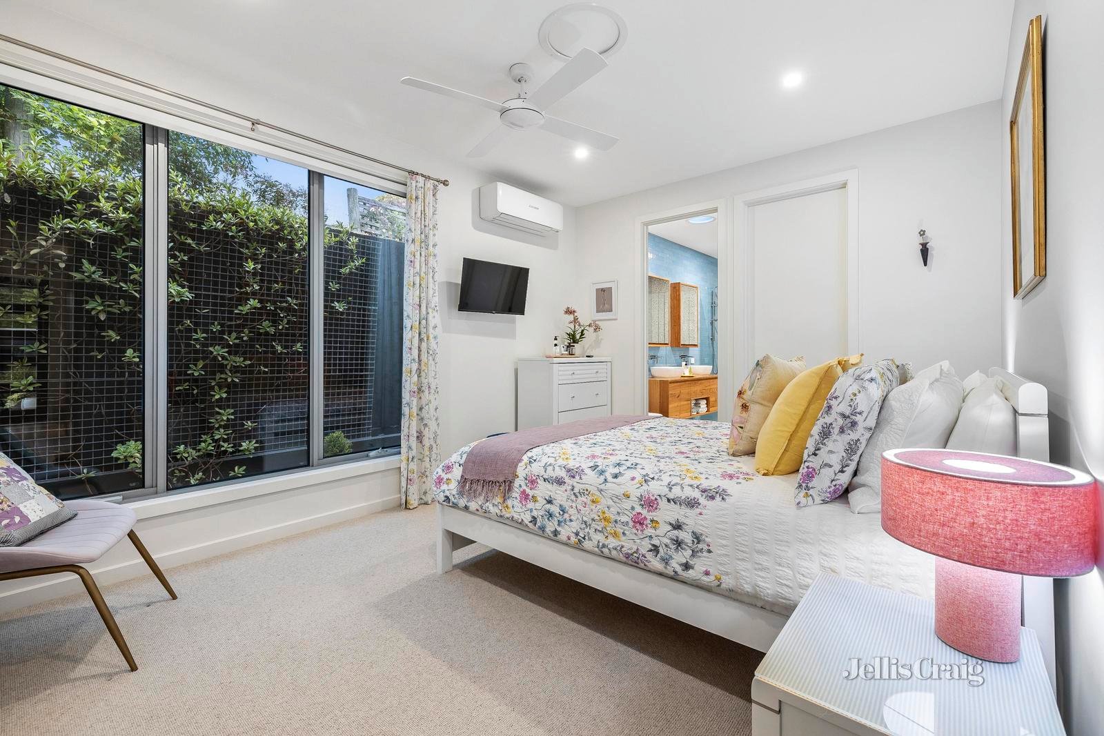 12A Ti-Tree Grove, Mornington image 6