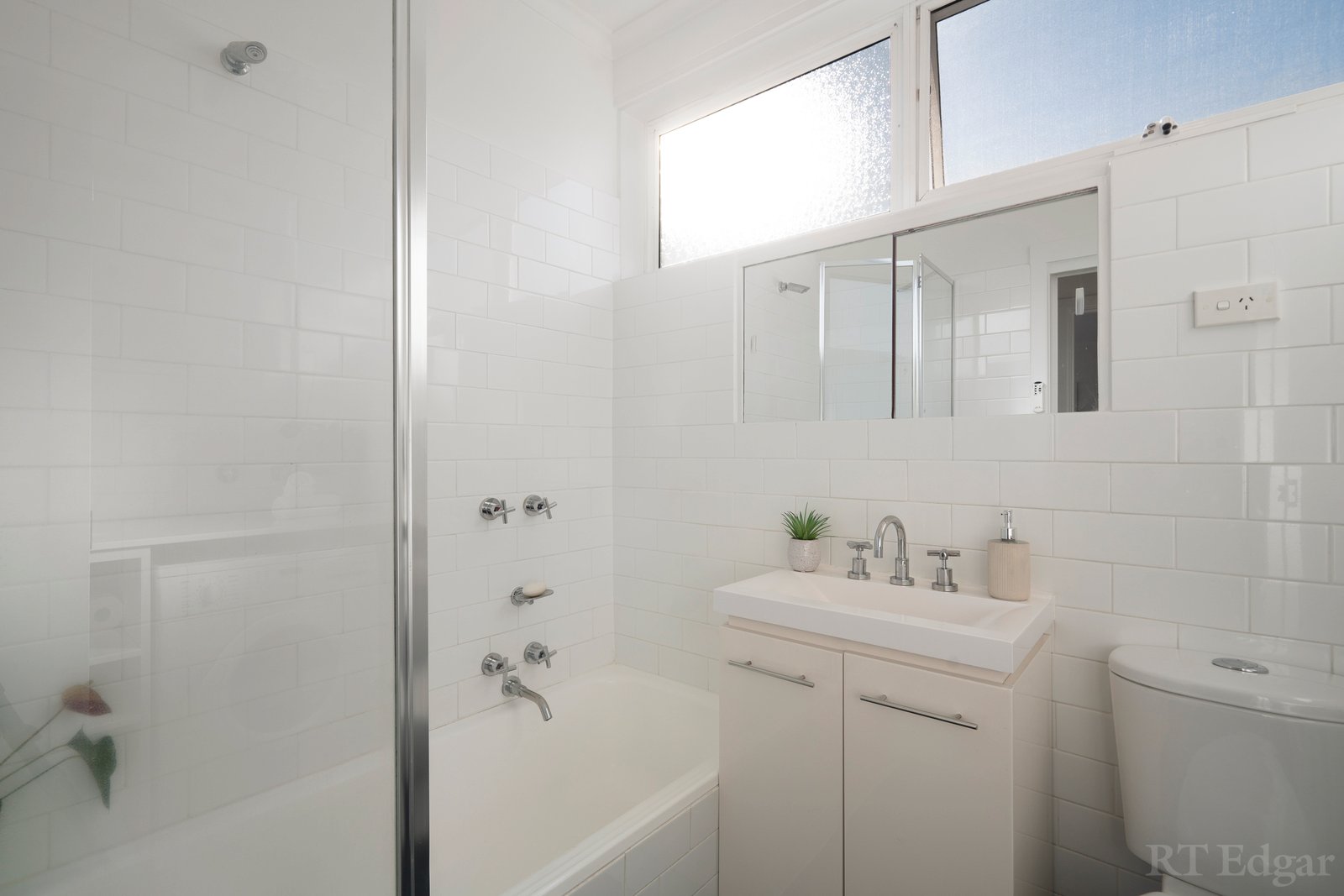Property Gallery Thumbnail 8