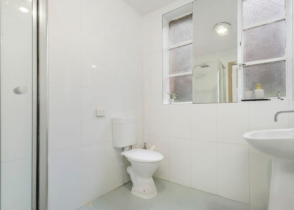 12a/59 Queens Rd, Melbourne image 5