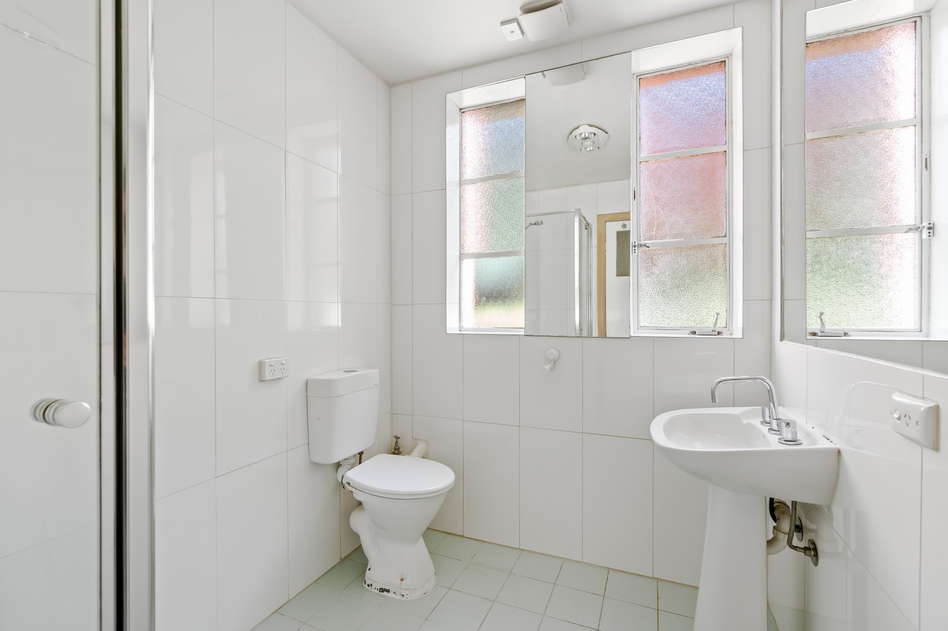 12a/59 Queens Road, Melbourne image 7