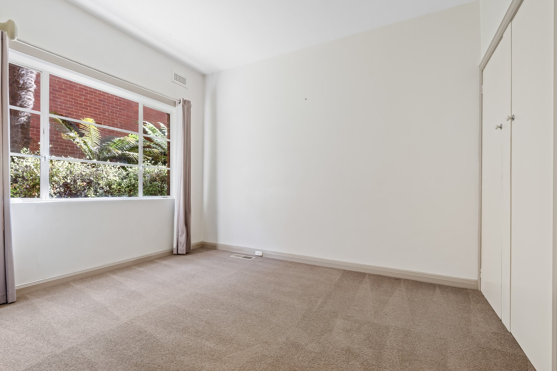 12a/59 Queens Road, Melbourne image 3