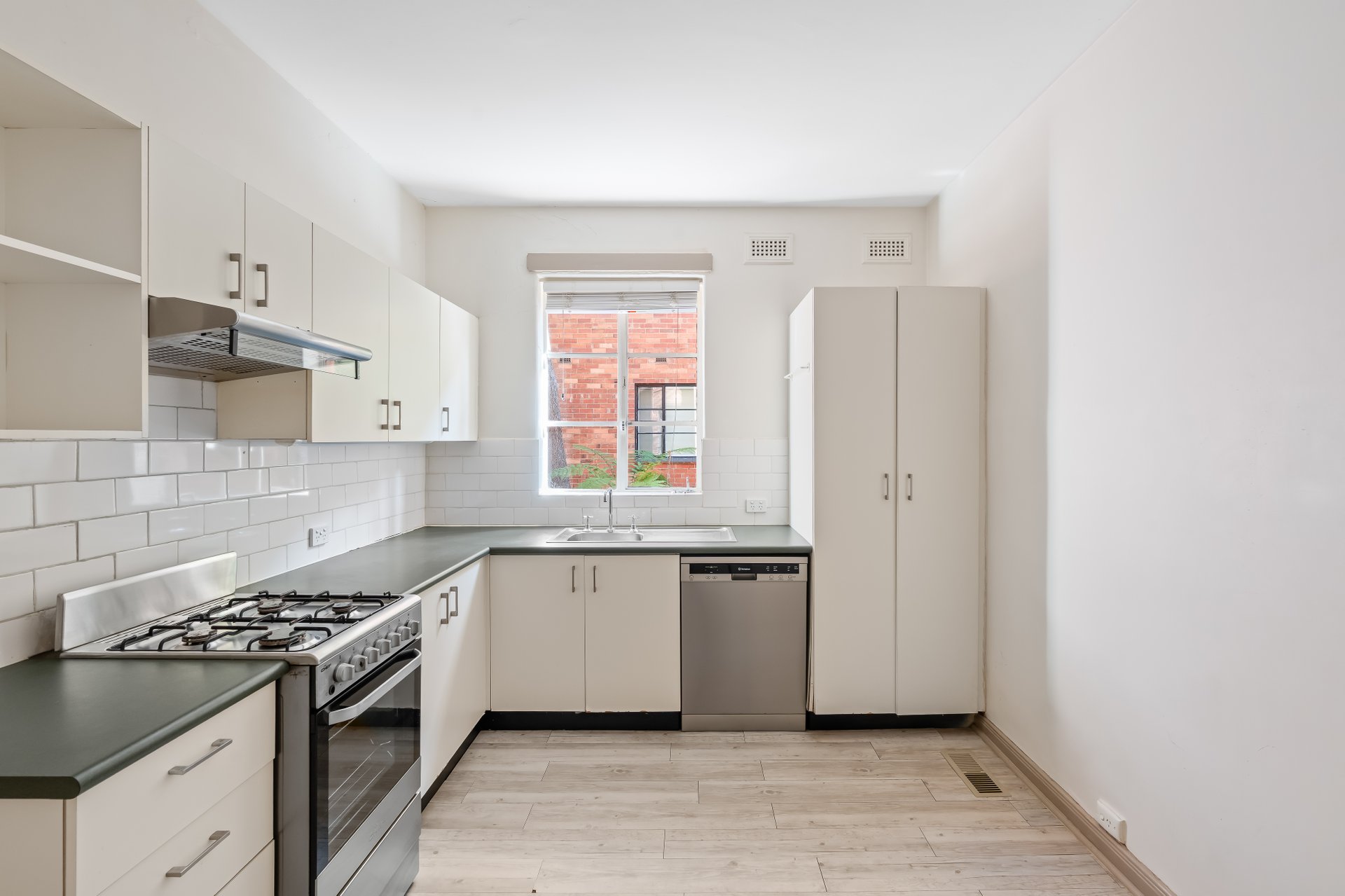 12a/59 Queens Road, Melbourne image 5