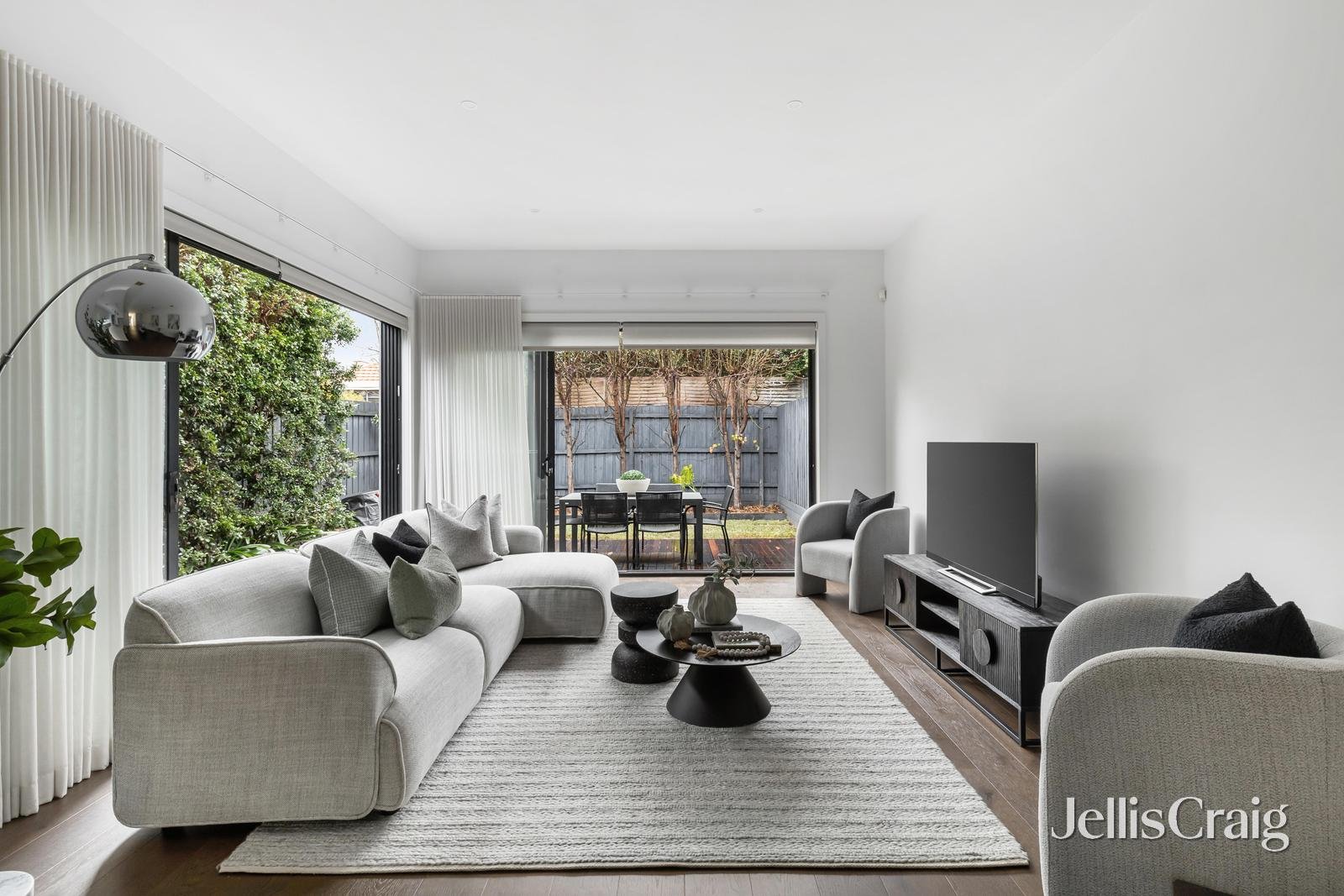 12b Dromana Avenue, Bentleigh East image 4