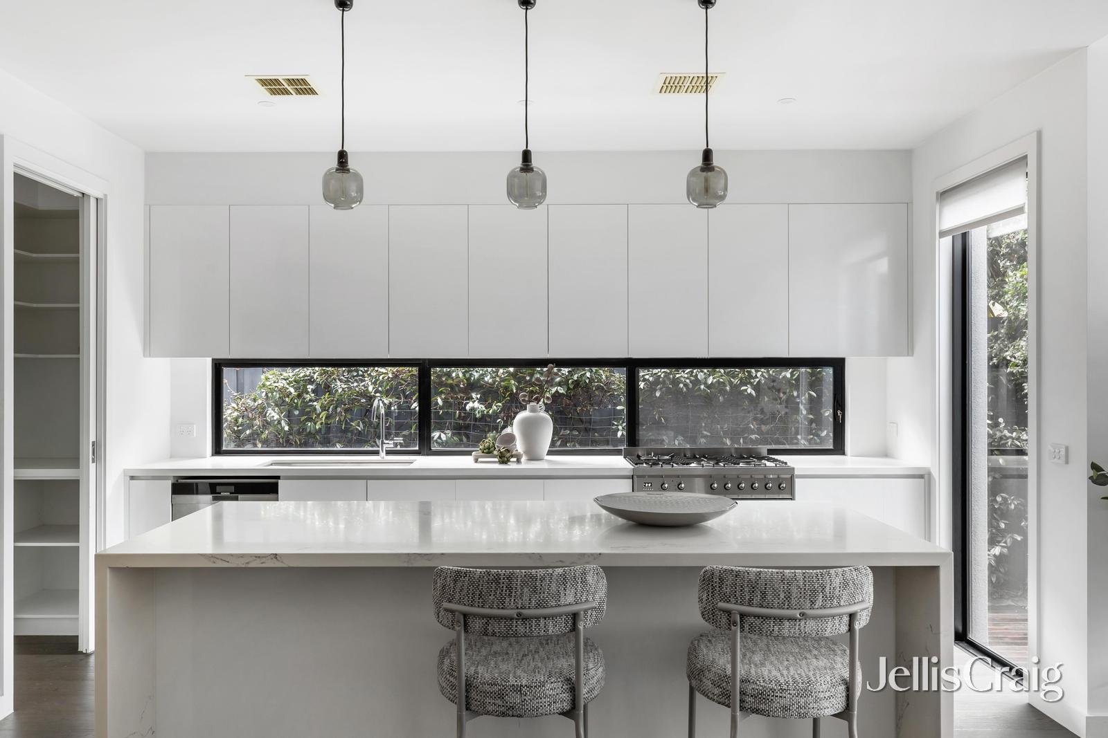 12b Dromana Avenue, Bentleigh East image 6