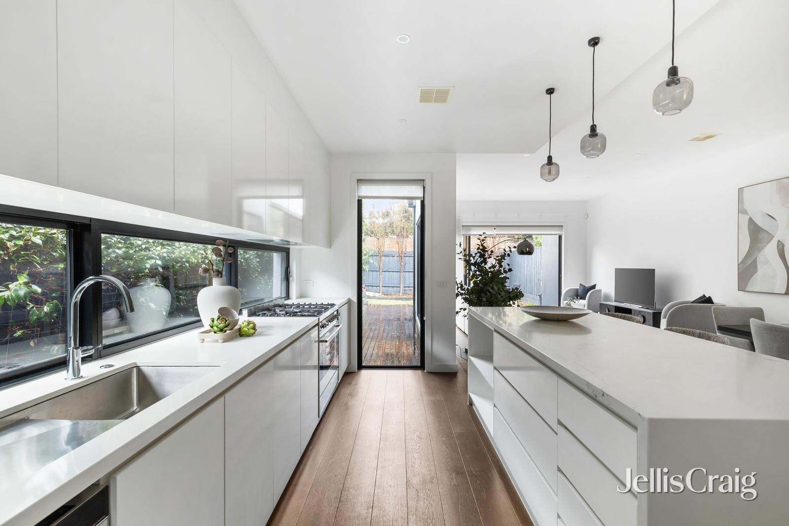 12b Dromana Avenue, Bentleigh East image 7