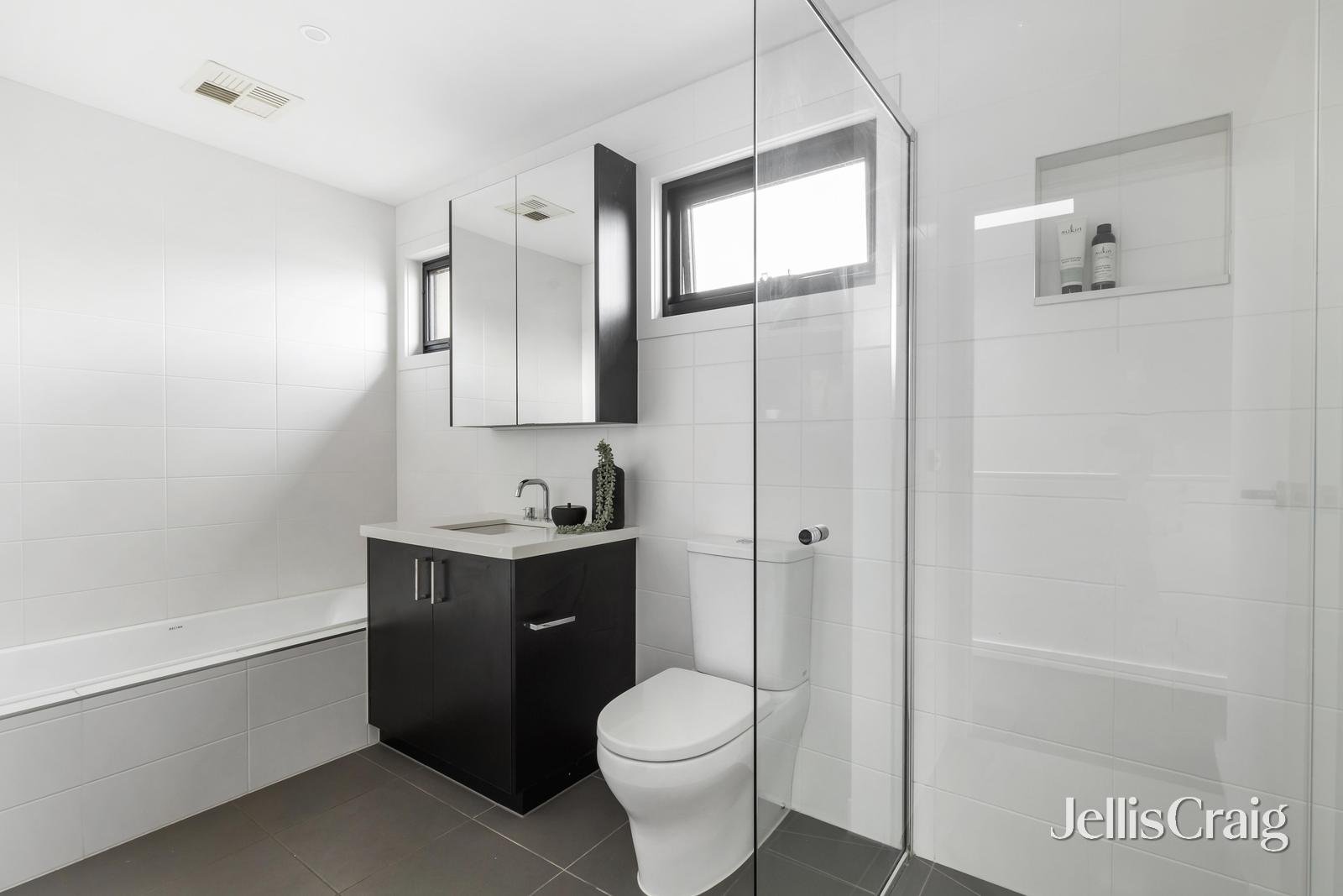 12b Dromana Avenue, Bentleigh East image 13