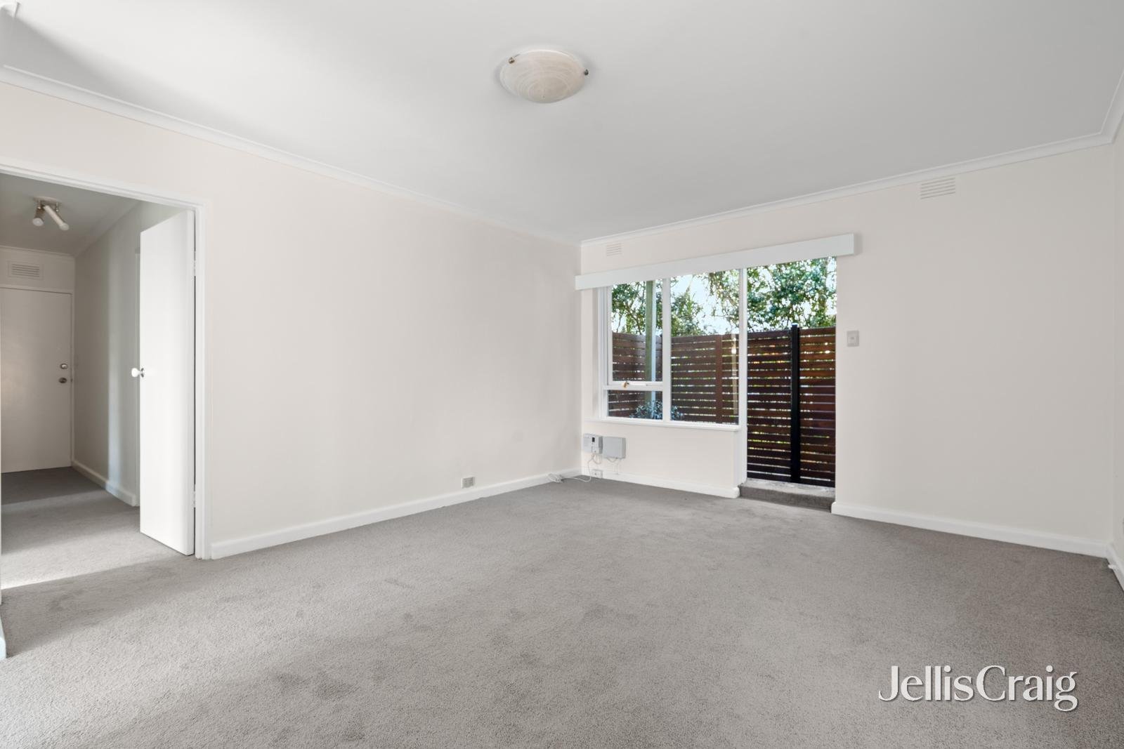 1/2B Loyola Avenue, Brunswick image 2