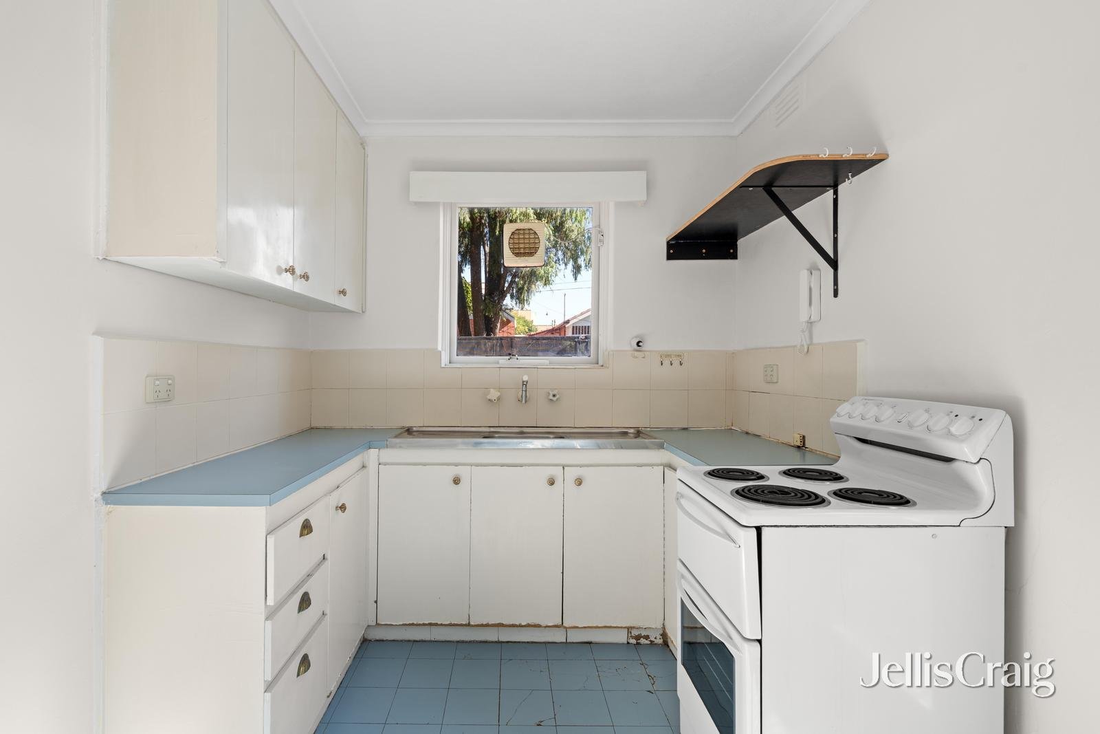 1/2B Loyola Avenue, Brunswick image 4