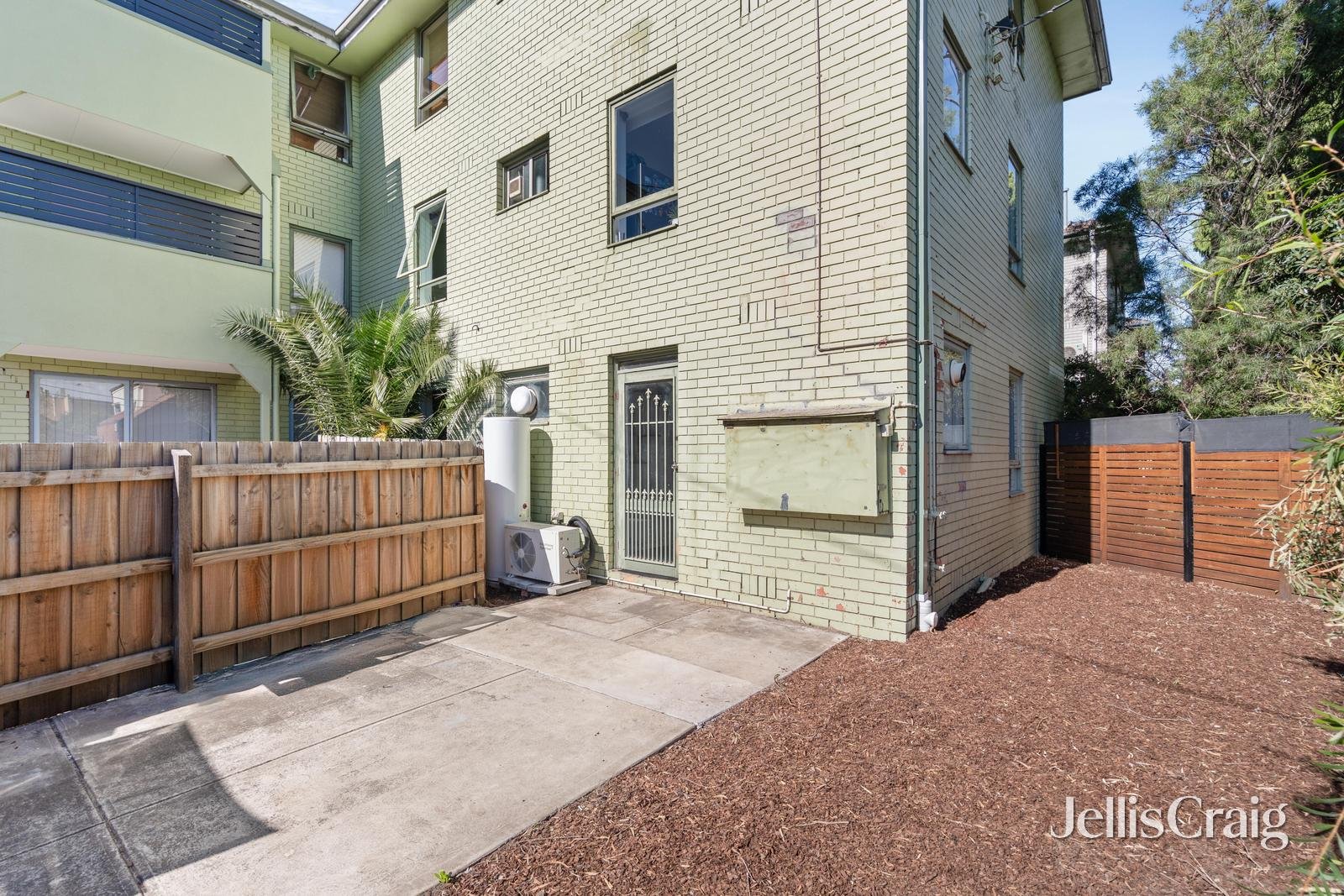 1/2B Loyola Avenue, Brunswick image 9