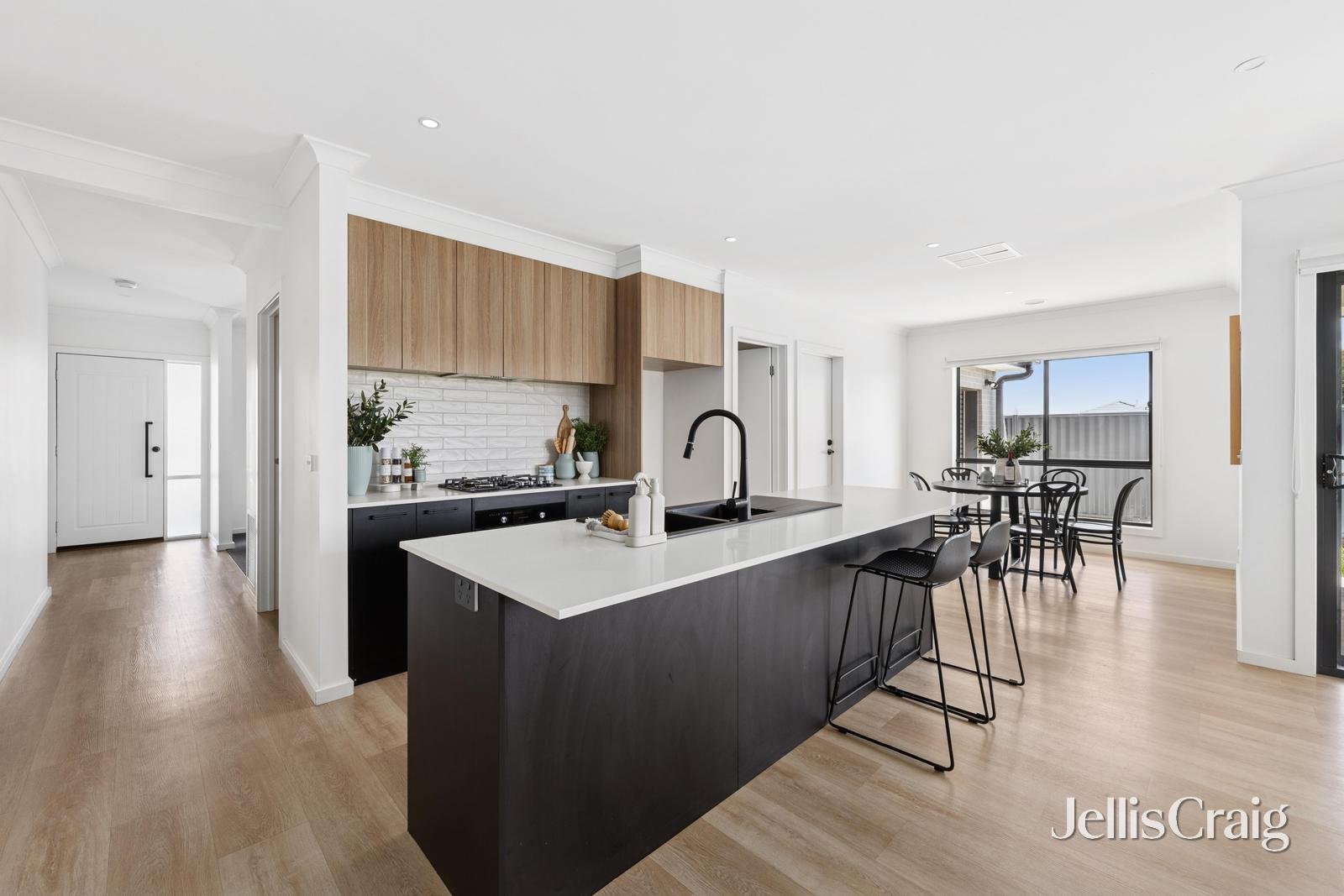 13 Adrianus Street, Alfredton image 2