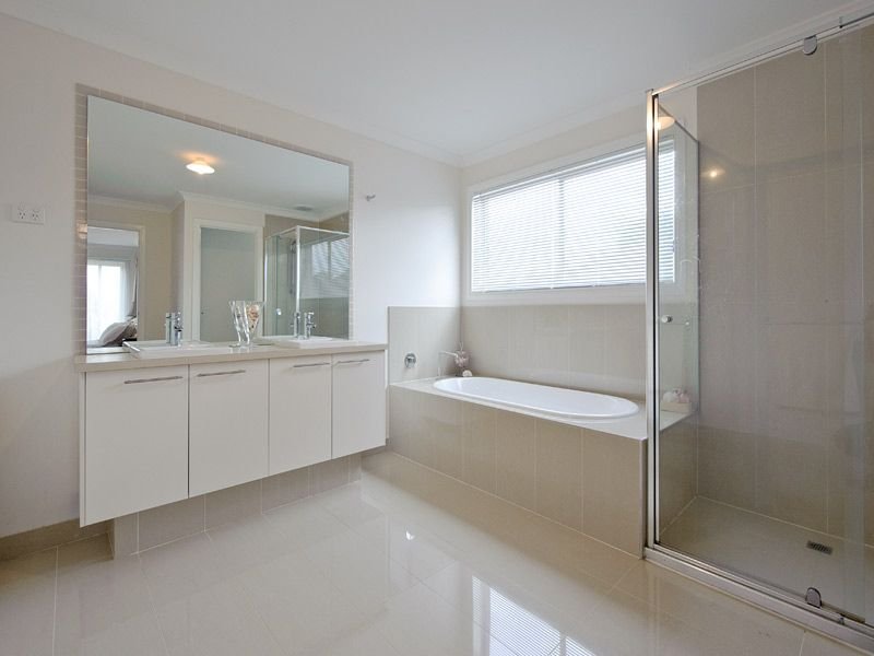 13 Agnes Street, Mont Albert image 6