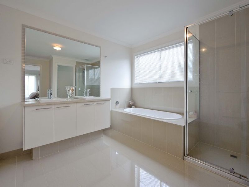 13 Agnes Street, Mont Albert image 11
