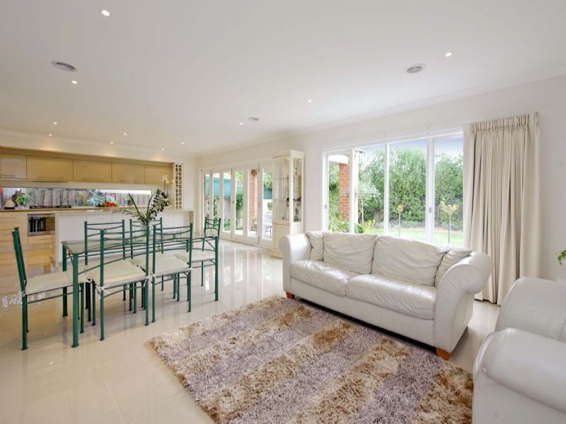 13 Agnes Street, Mont Albert image 20