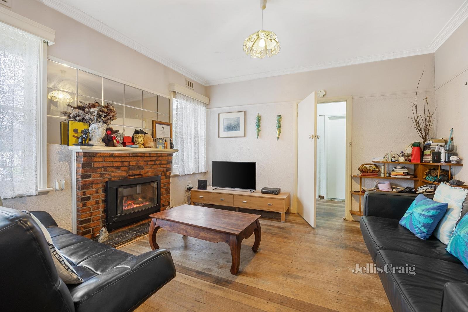 13 Agra Street, Mitcham image 3