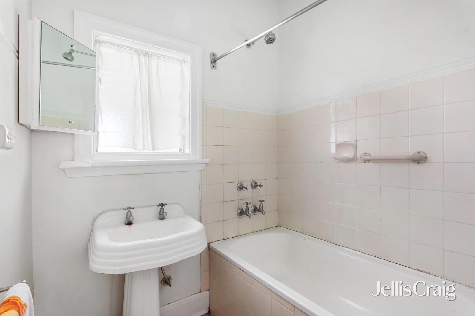 13 Albert Road, Carnegie image 8