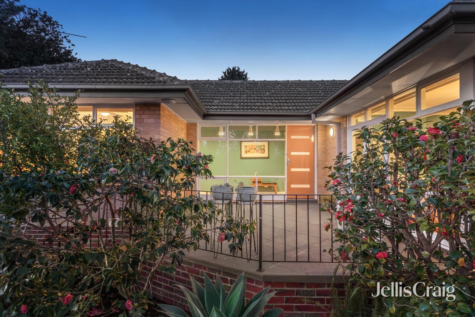 13 Allister Street, Mount Waverley image 1