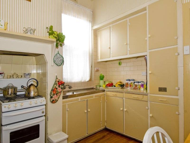 13 Anderson Street, East Geelong image 4