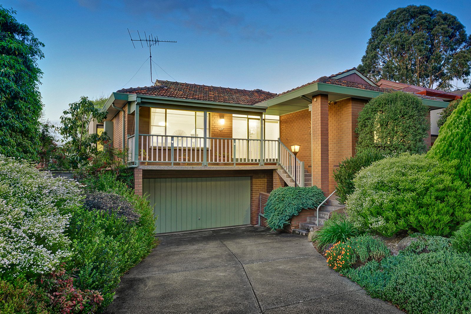 13 Anthony Avenue, Doncaster image 2