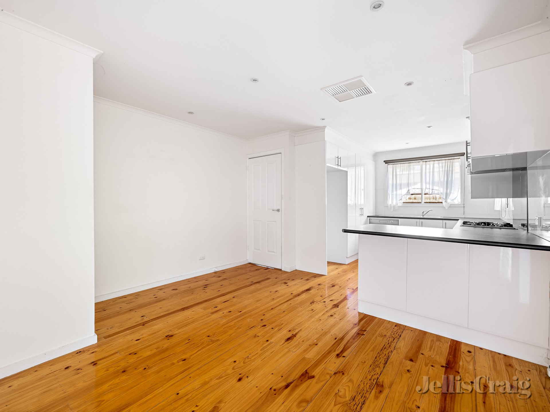 13 Arnold Avenue, Heidelberg Heights image 4