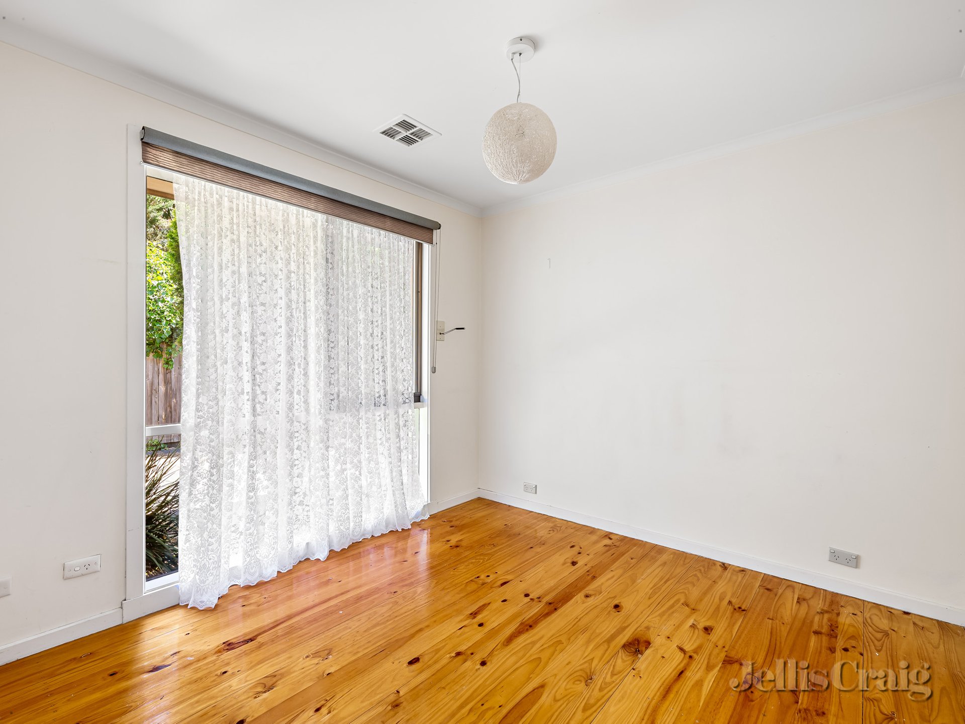 13 Arnold Avenue, Heidelberg Heights image 5